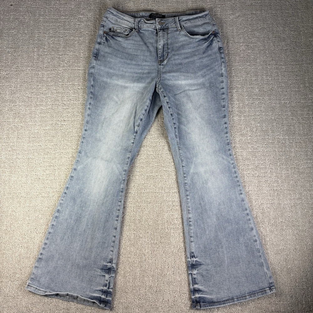Judy Blue Flare Leg Jeans Women's Size 14W Light Wash Denim Cotton Stretch - Picture 2 of 11